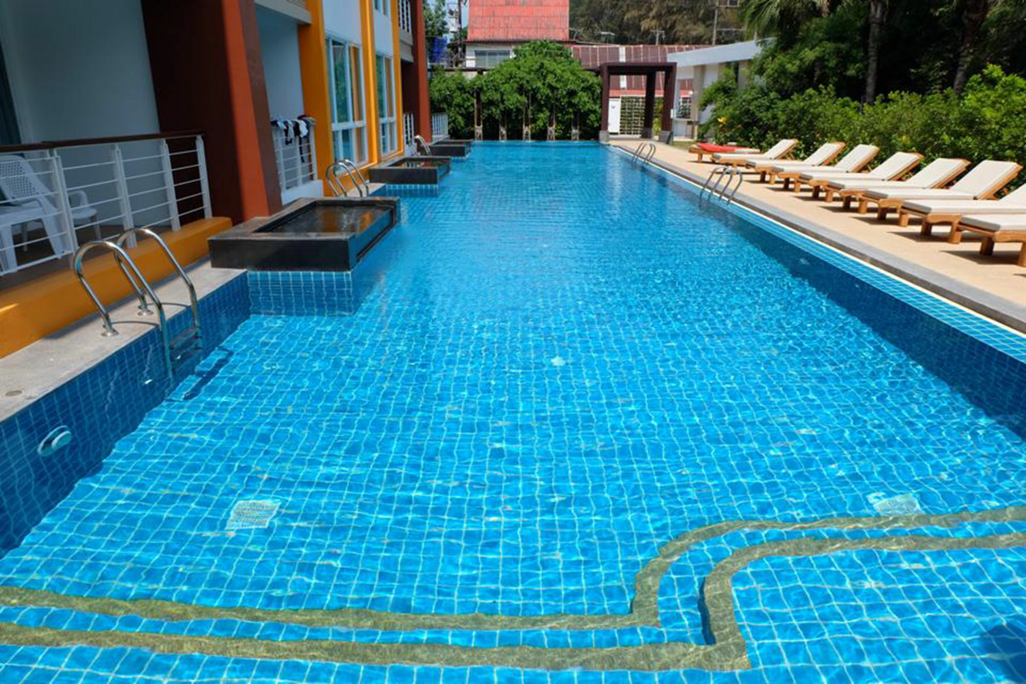 Phuket Seaview Resotel Rawai Exterior foto